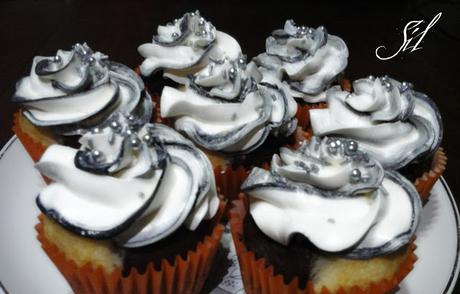 CUPCAKE MARMOLADO CON BUTTERCREAM DE MEREGUE SUIZO