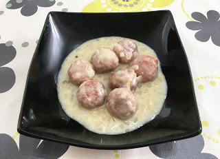 Albóndigas en salsa de queso