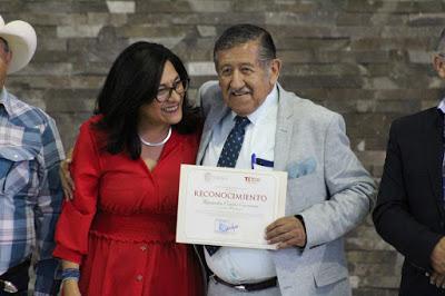 EL CABILDO DE TEXCOCO ELIGIÓ POR UNANIMIDAD AL PROFESOR ALEJANDRO CONTLA CARMONA COMO CRONISTA DE TEXCOCO