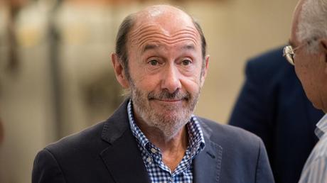 Rubalcaba sobre el PSOE: â€œLe estamos quitando las muelas al PP sin anestesiaâ€�