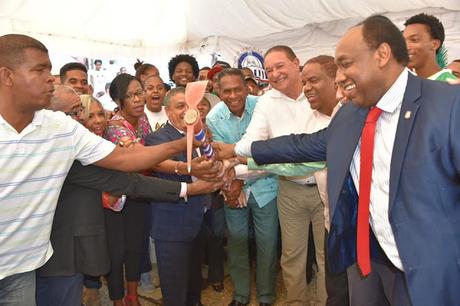 Comisión Presidencial adecuará y construirá multiuso deportivo en Guachupita.