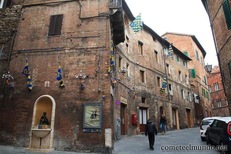 contrades-o-barrios-de-siena Que ver en Siena en un día (lugares con encanto)