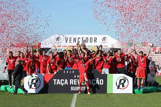 CD Aves vence el doblete Revelação: Liga y Taça