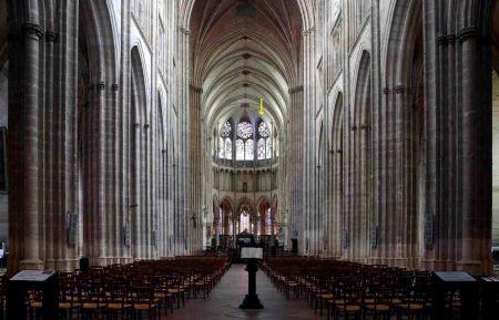 Las alegorías matemáticas en una vidriera de Auxerre Las alegorías matemáticas en una vidriera de Auxerre