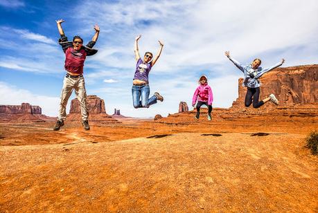 monument-valley-utah-9 ▷ Comenta sobre 8 razones por las que viajar te ayuda a vivir una buena vida por MikesRoadTrip