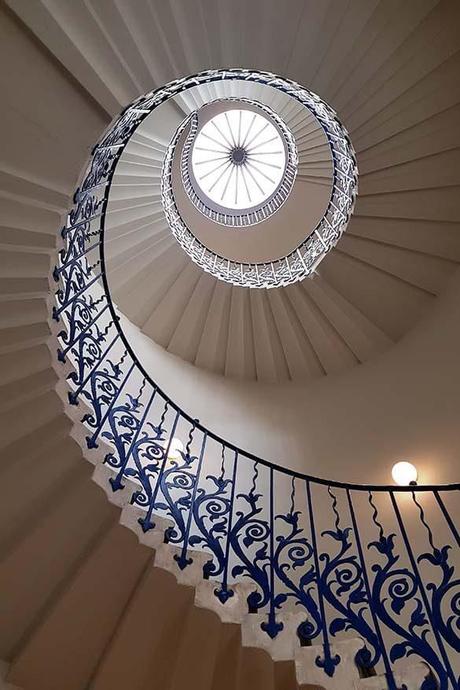 Tulip-Stairs-at-the-Queens-House-is-one-of-the-most-beautiful-hidden-gems-of-London.jpg.optimal ▷ Tulip Stairs & Queen's House en Greenwich (Guía completa)