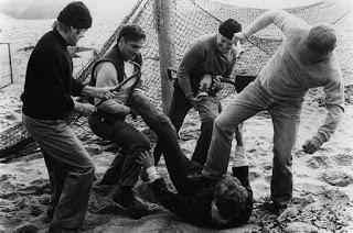 MUERTOS Y ENTERRADOS  (Dead and buried) (USA, 1980) Fantástico