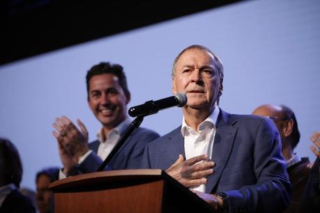Contundente triunfo de Juan Schiaretti en Córdoba y el Gobierno encendió las alarmas