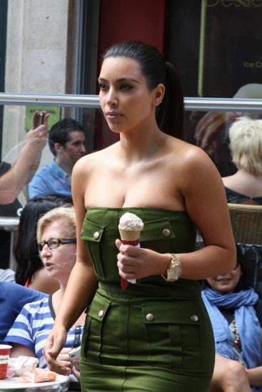 Kim Kardashian Y El Helado 15