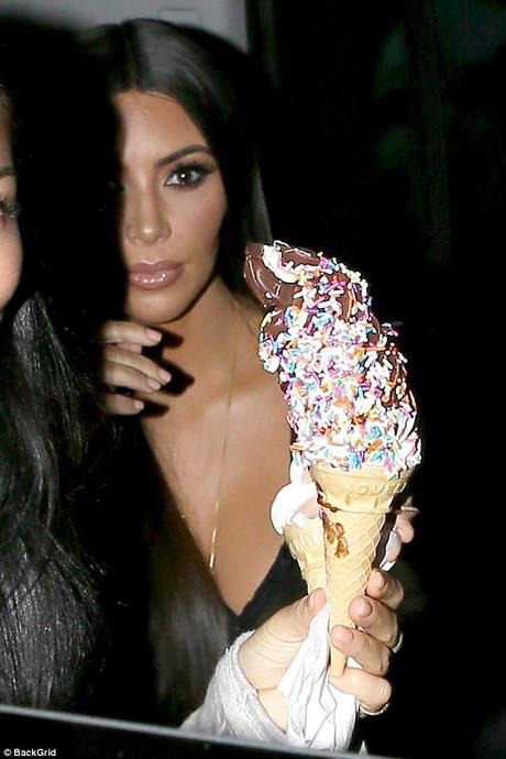 Kim Kardashian Y El Helado 16