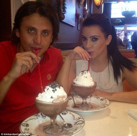 Kim Kardashian Y El Helado 11