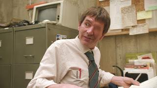 AU POSTE! (Bajo arresto) (Francia, 2018) Comedia, Policiaco, Fantástico