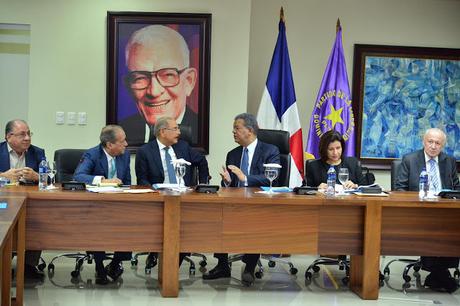 Inicia reunión CP PLD; Camejo aclara propuesta sobre reelección será en otra fecha. Inicia reunión CP PLD; Camejo aclara propuesta sobre reelección será en otra fecha.