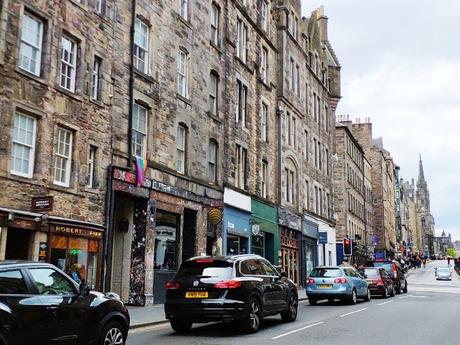 Consejos para viajar a Edimburgo: qué ver, tours y ocio en la ciudad rolle-mile-edimburgo-calles