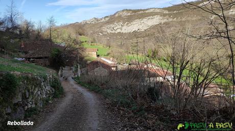 RUTA a LA PATANA o ESCURIU desde ROBLEDO, Somiedo Pueblo de Rebollada, Somiedo