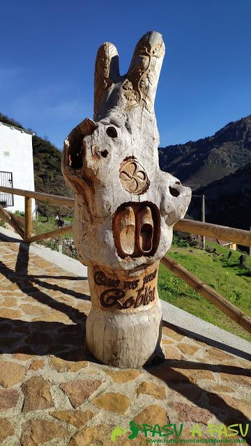 RUTA a LA PATANA o ESCURIU desde ROBLEDO, Somiedo Talla en Robledo