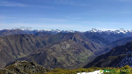 RUTA a LA PATANA o ESCURIU desde ROBLEDO, Somiedo Desde la Patana, vista hacia el Cornón y Ubiña