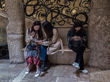 Barcelona (Eixample-La Pedrera): Atención japonesa