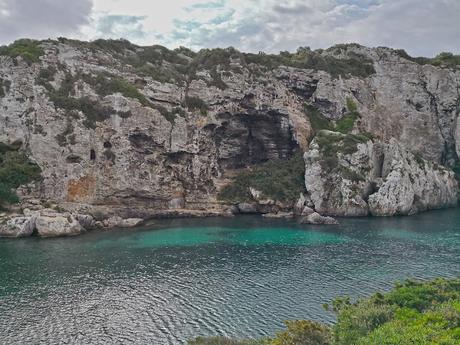 CALAS Y PLAYAS DE MENORCADIA 1 CALA COVES Aprovechamos un...