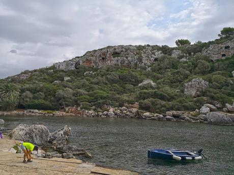 CALAS Y PLAYAS DE MENORCADIA 1 CALA COVES Aprovechamos un...