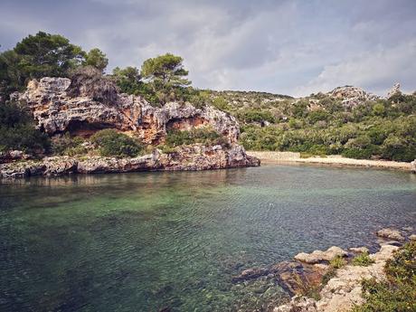 CALAS Y PLAYAS DE MENORCADIA 1 CALA COVES Aprovechamos un...