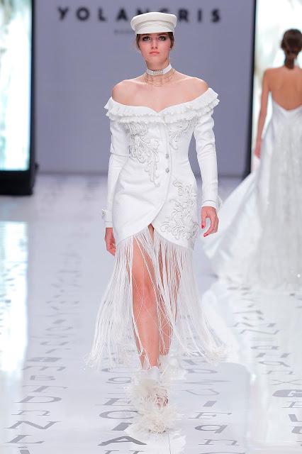 Las novias libres y sin miedo de YolanCris 2020 vuelven a revolucionar la pasarela de Valmont Barcelona Bridal Fashion Week