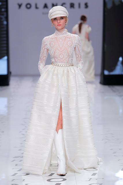 Las novias libres y sin miedo de YolanCris 2020 vuelven a revolucionar la pasarela de Valmont Barcelona Bridal Fashion Week