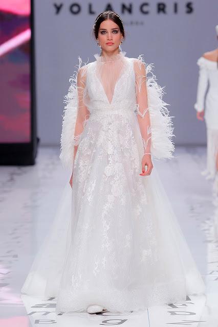 Las novias libres y sin miedo de YolanCris 2020 vuelven a revolucionar la pasarela de Valmont Barcelona Bridal Fashion Week