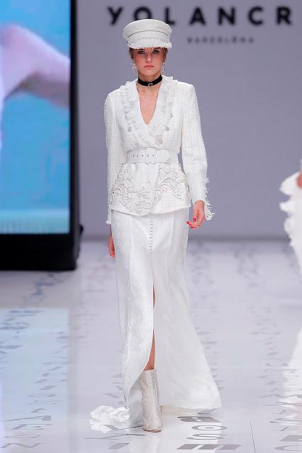 Las novias libres y sin miedo de YolanCris 2020 vuelven a revolucionar la pasarela de Valmont Barcelona Bridal Fashion Week