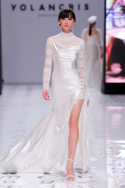 Las novias libres y sin miedo de YolanCris 2020 vuelven a revolucionar la pasarela de Valmont Barcelona Bridal Fashion Week