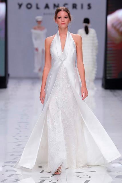 Las novias libres y sin miedo de YolanCris 2020 vuelven a revolucionar la pasarela de Valmont Barcelona Bridal Fashion Week