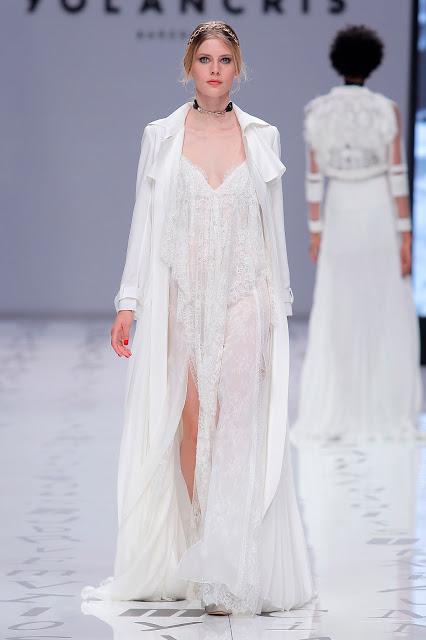 Las novias libres y sin miedo de YolanCris 2020 vuelven a revolucionar la pasarela de Valmont Barcelona Bridal Fashion Week