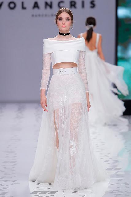 Las novias libres y sin miedo de YolanCris 2020 vuelven a revolucionar la pasarela de Valmont Barcelona Bridal Fashion Week