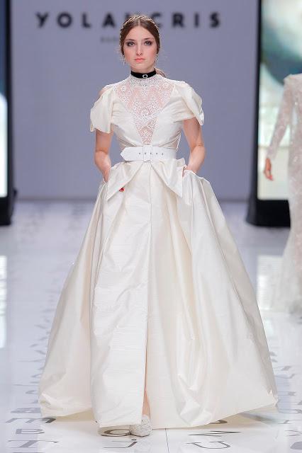 Las novias libres y sin miedo de YolanCris 2020 vuelven a revolucionar la pasarela de Valmont Barcelona Bridal Fashion Week