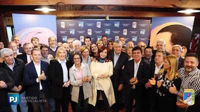 La presencia de CFK en la mesa del PJ nacional La presencia de CFK en la mesa del PJ nacional