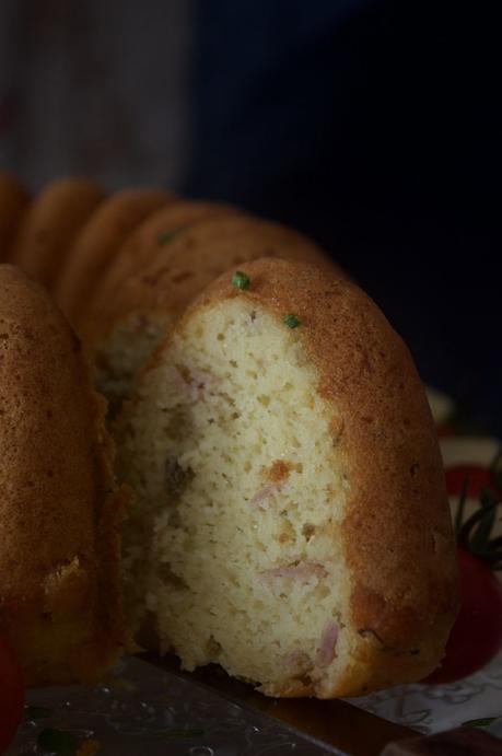 Green olive, Ham & Cheese Bundt Cake #BundtBakers {Bundt Cake salado}