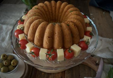Green olive, Ham & Cheese Bundt Cake #BundtBakers {Bundt Cake salado}
