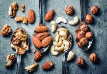 La porción diaria de nueces puede evitar el aumento de peso Dos nuevos estudios sugieren que una porción diaria de nueces puede prevenir el aumento de peso y mejorar la salud metabólica a largo plazo