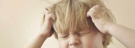 Mamá, me pica la cabeza. Piojos.