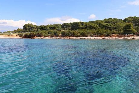 Turquoise-Lagoon-on-Budikovac-island-one-of-the-places-we-visited-on-our-Blue-Cave-tour-from-Split.jpg.optimal ▷ Cueva azul Croacia (+ mejores tours de Split, Hvar y Trogir)