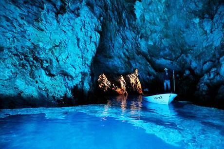 ▷ Cueva azul Croacia (+ mejores tours de Split, Hvar y Trogir) Blue-Cave-in-Croatia-all-your-questions-answered.jpg.optimal ▷ Cueva azul Croacia (+ mejores tours de Split, Hvar y Trogir)