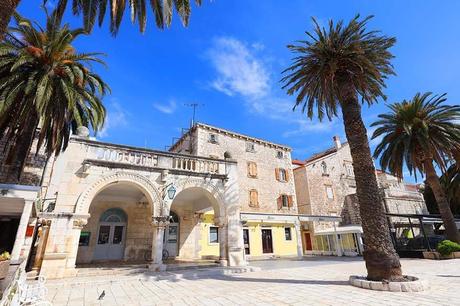 ▷ Cueva azul Croacia (+ mejores tours de Split, Hvar y Trogir) Hvar-island-is-one-of-the-most-popular-vacation-destinations-in-Croatia.jpg.optimal ▷ Cueva azul Croacia (+ mejores tours de Split, Hvar y Trogir)