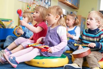 Los beneficios de la música en los niños Los beneficios de la música en los niños