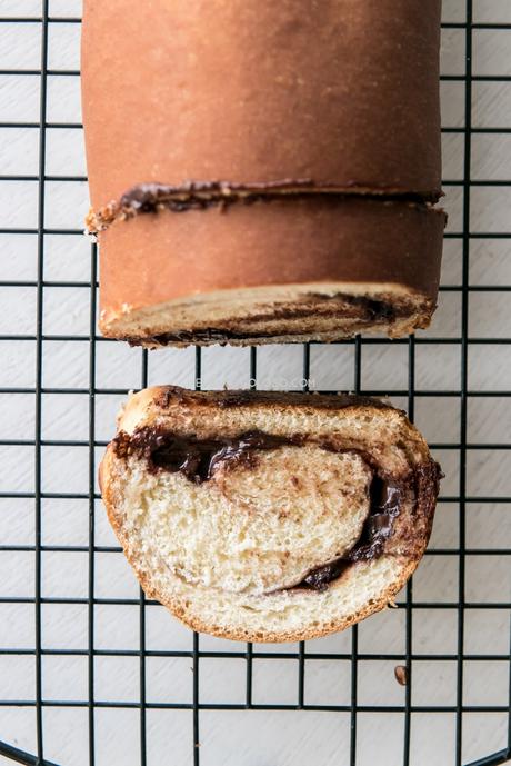 Pan de chocolate fácil, Este pan es perfecto para el desayuno o para la merienda con una buena taza de café. Receta de elgatogolos.com