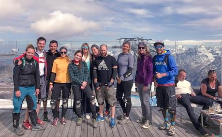 Feel-Austria-crew-on-top-of-Austrian-Alps-Solden ▷ Comente solo en Thrillseekers: ciclismo de montaña en la República de bicicletas, Solden, Austria, en The Otztal en verano: el parque de juegos de aventura de Austria. Welove2skiWeLove2Ski