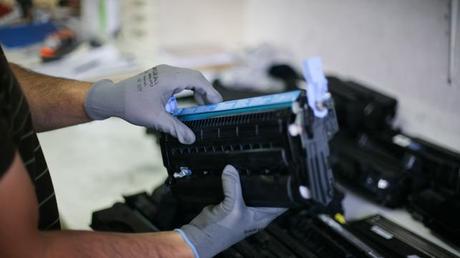 MANUAL PARA UN RECICLAJE CORRECTO DE LOS CONSUMIBLES DE IMPRESION. MANUAL PARA UN RECICLAJE CORRECTO DE LOS CONSUMIBLES DE IMPRESION.