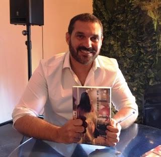 Presentación de El esbozo de una sonrisa extraña de Julio F. Lara Arribas