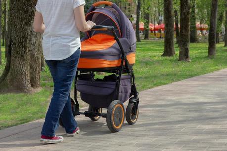 El paseo del bebé: ¿cuándo empezar a sacarle en su cochecito?