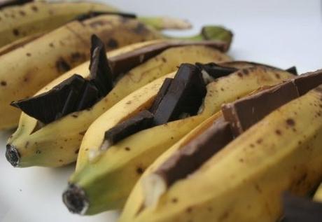 chocolate-bananas ▷ Comente las recetas de cocina de la fogata y los consejos para cocinar a fuego abierto por 21 recetas sabrosas de fogata para comidas deliciosas al aire libre - Supervivencia NOTICIAS