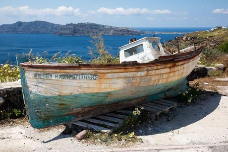 ▷ Cómo caminar de Fira a Oia, el paseo más hermoso en Santorini Old-Boat.jpg.optimal ▷ Cómo caminar de Fira a Oia, el paseo más hermoso en Santorini